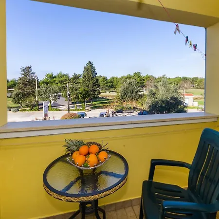 Apartment Beachfront Mareo *