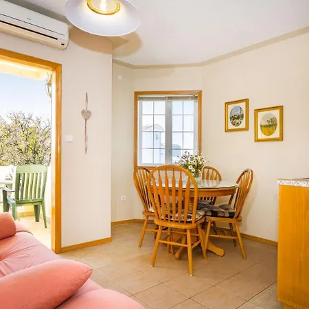 Apartment Beachfront Mareo